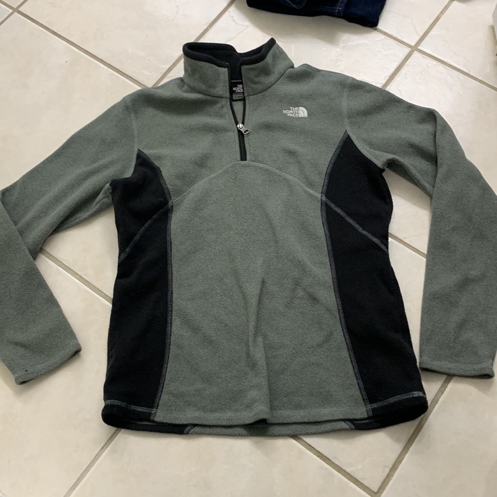 NWOT Girl’s XL North Face Zip Up